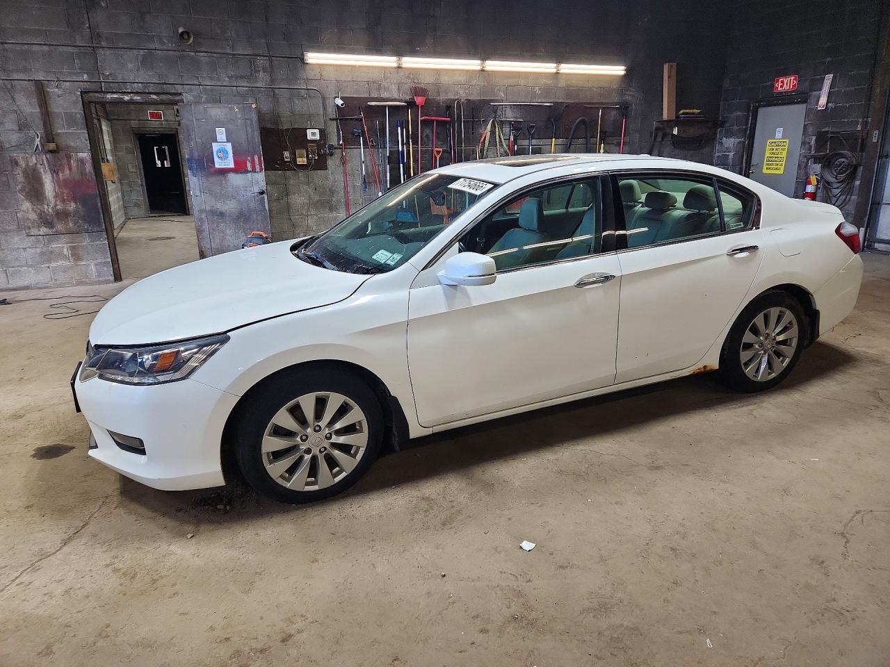 2015 HONDA ACCORD EXL | 1HGCR3F8XFA004742 | UPCARS