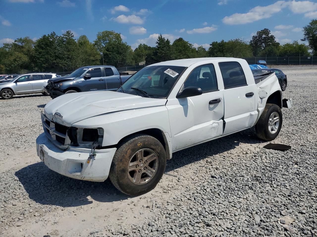 2011 DODGE DAKOTA SLT | 1D7RE3GK5BS712535 | UPCARS