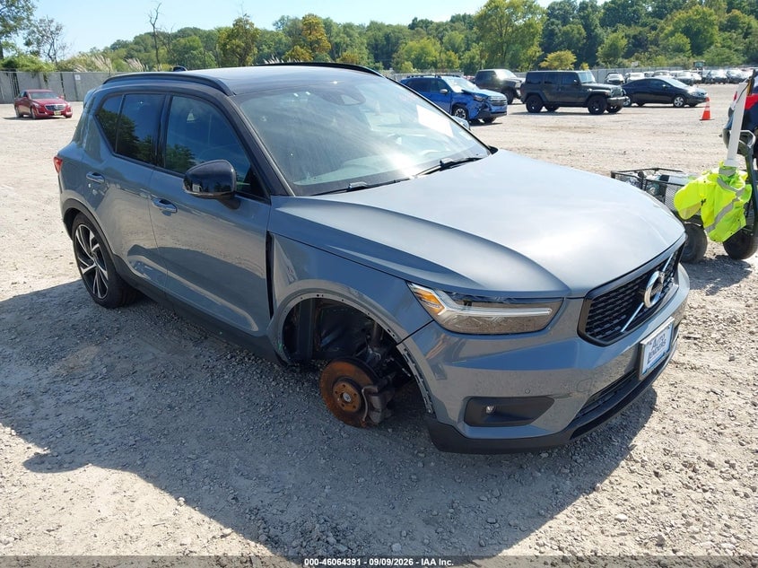 2021 VOLVO XC40 T5 R-DESIGN | YV4162UM1M2487079 | UPCARS