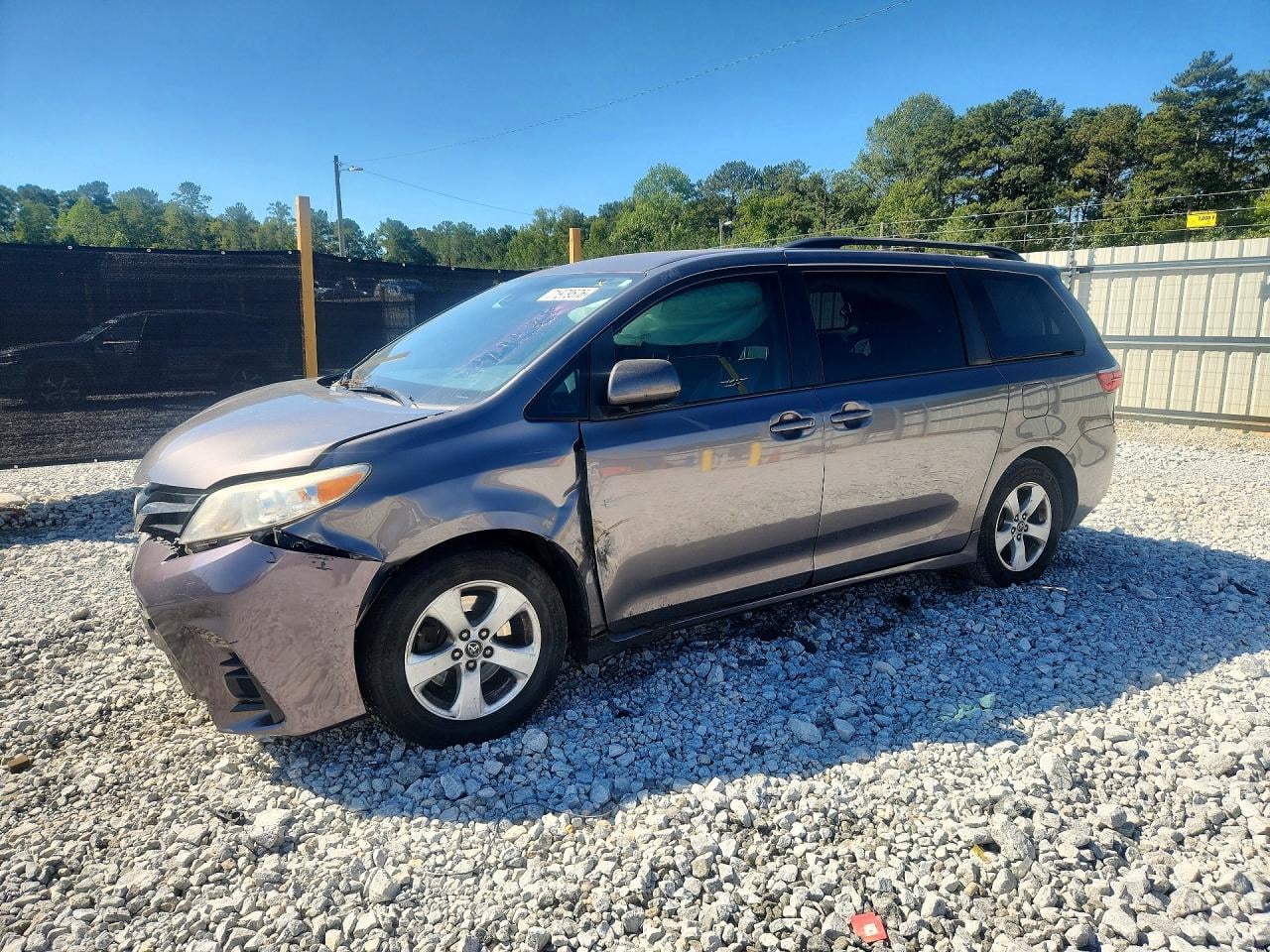 2019 TOYOTA SIENNA LE | 5TDKZ3DC0KS971133 | UPCARS