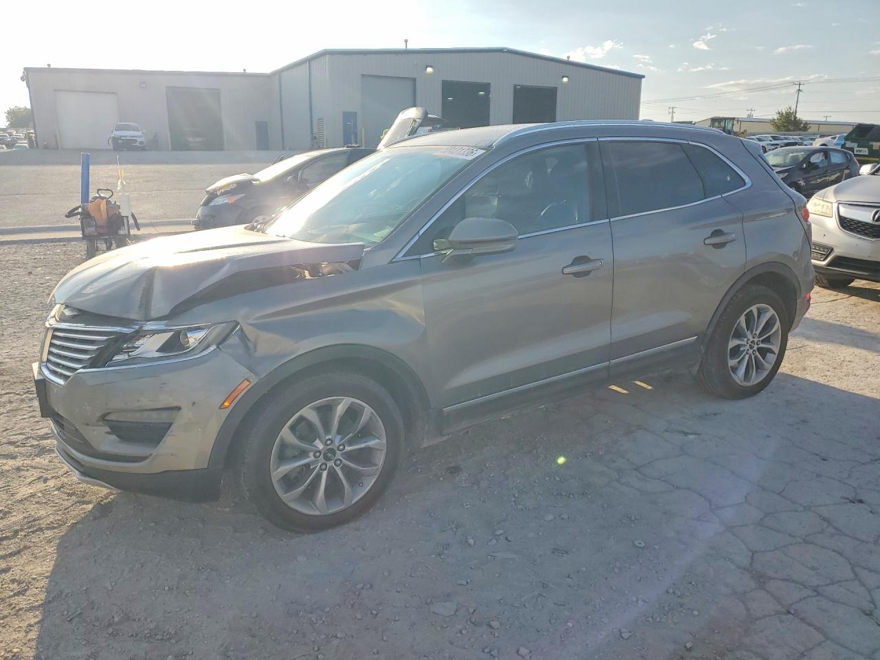 2017 LINCOLN MKC SELECT | 5LMCJ2C9XHUL52497 | UPCARS