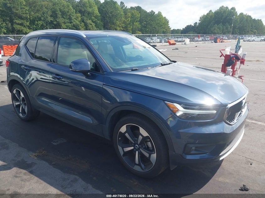 2022 VOLVO XC40 MOMENTUM | YV4AC2HKXN2721187 | UPCARS