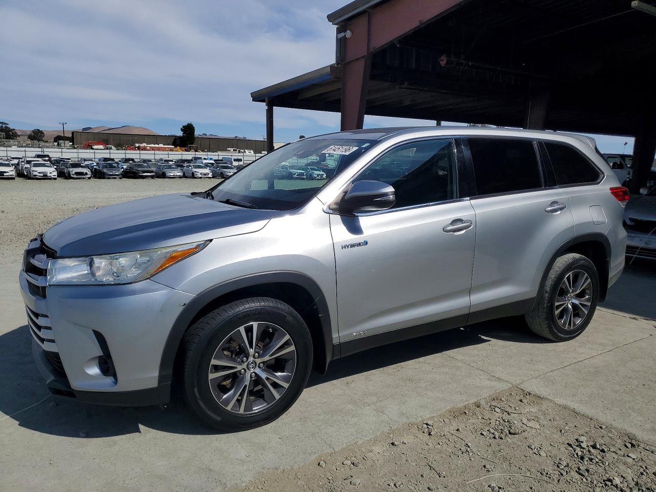 2019 TOYOTA HIGHLANDER LE | 5TDBGRFH1KS075683 | UPCARS