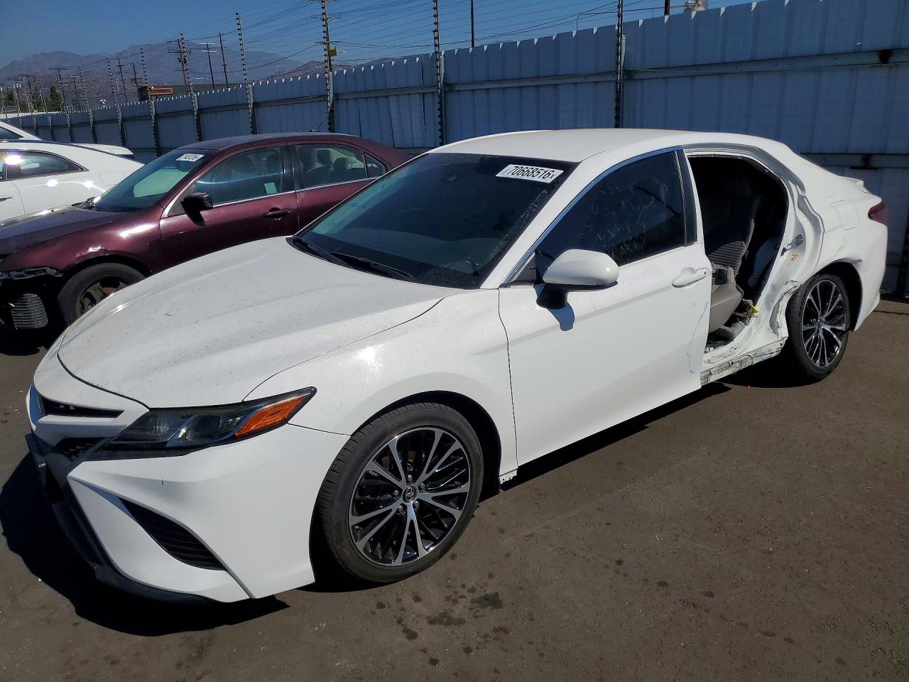 2018 TOYOTA CAMRY SE | 4T1B11HK3JU636872 | UPCARS