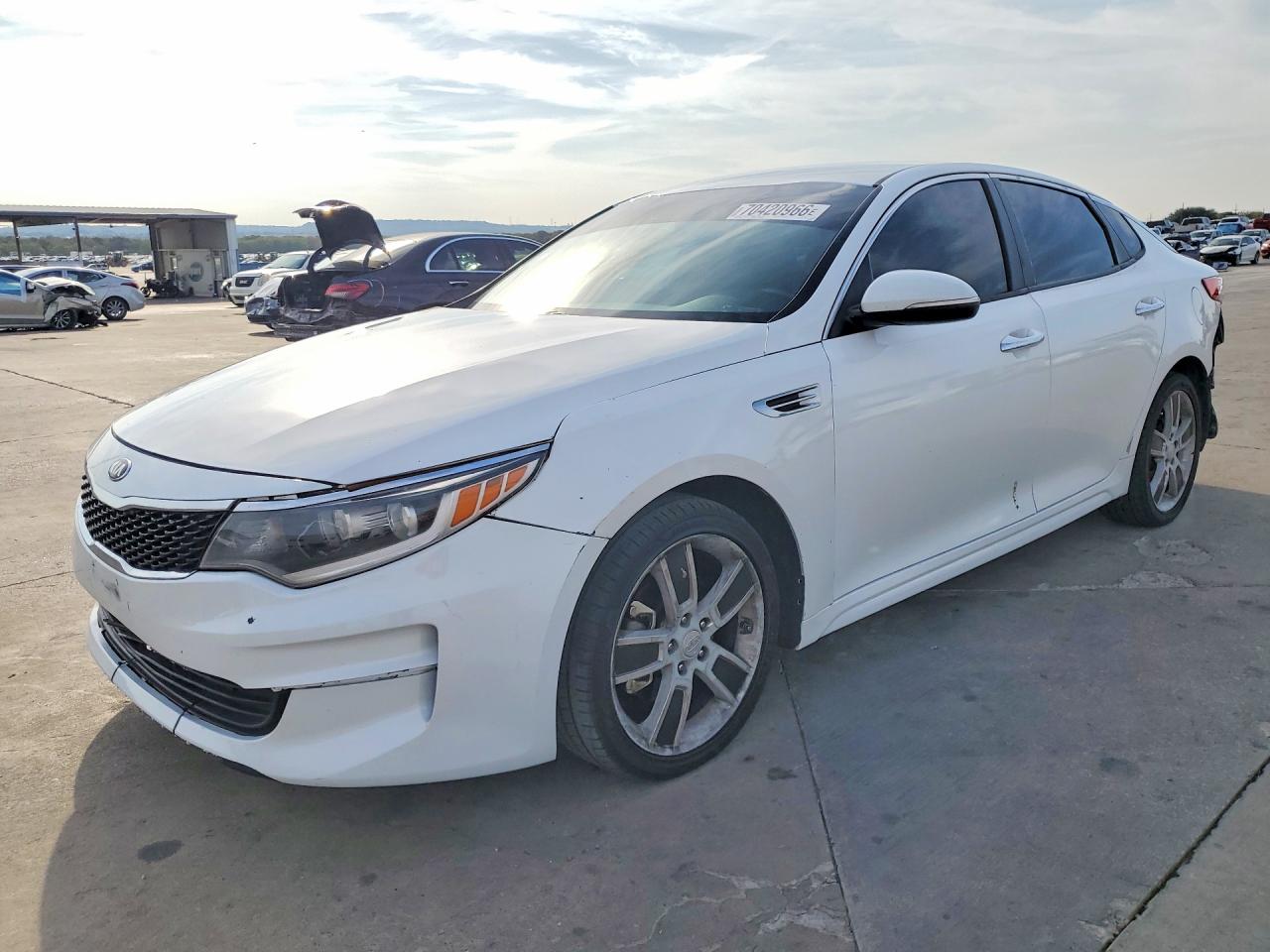 2016 KIA OPTIMA LX | 5XXGT4L32GG072247 | UPCARS