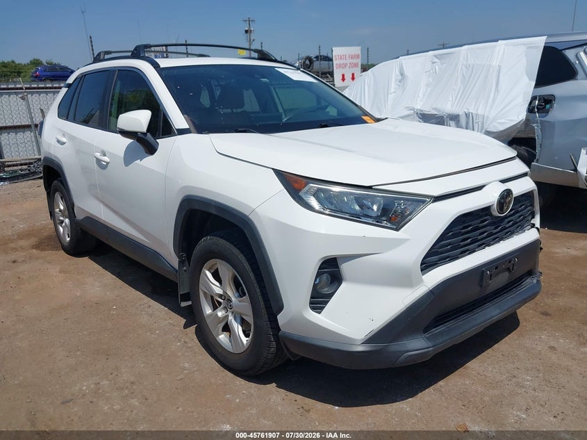2019 TOYOTA RAV4 XLE | JTMW1RFV3KD007115 | UPCARS