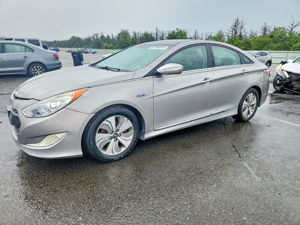 2013 HYUNDAI SONATA HYBRID | KMHEC4A47DA068264 | UPCARS