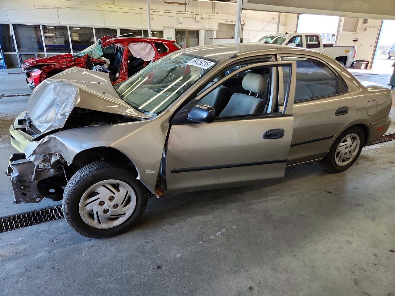 1998 MAZDA PROTEGE DX | JM1BC141XW0241727 | UPCARS