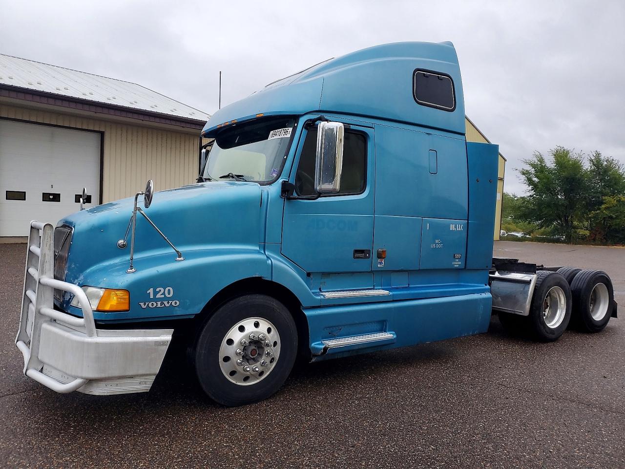 2000 VOLVO VN | 4V4ND4RH1YN778532 | UPCARS