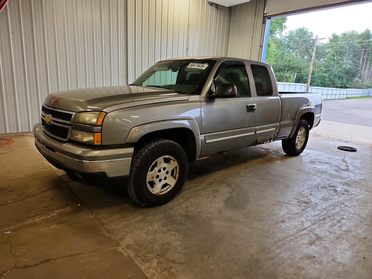 2006 CHEVROLET SILVERADO K1500 | 2GCEK19B161135611 | UPCARS