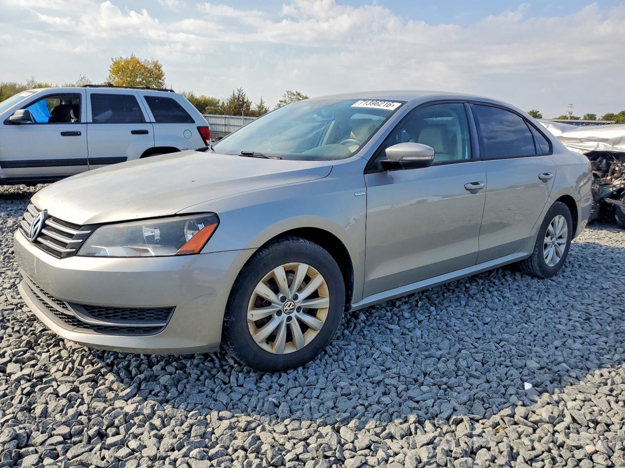 2014 VOLKSWAGEN PASSAT S | 1VWAT7A34EC108749 | UPCARS