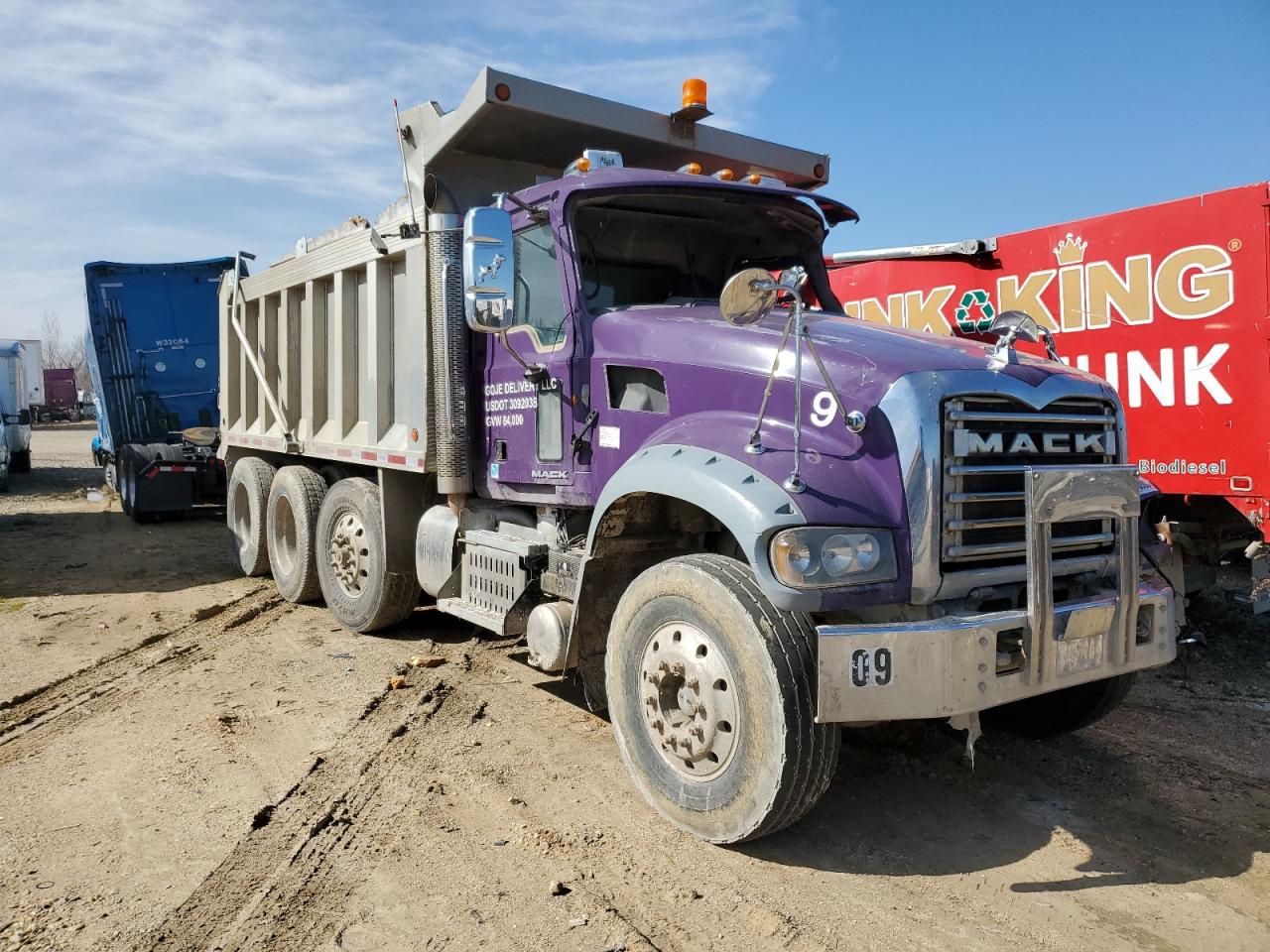 2011 MACK 700 GU | 1M2AX04C3BM010629 | UPCARS