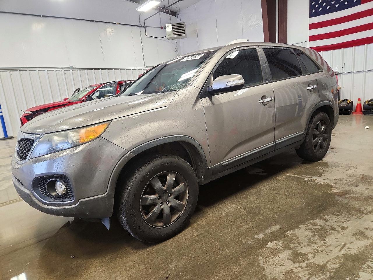 2011 KIA SORENTO LX | 5XYKT3A10BG037801 | UPCARS