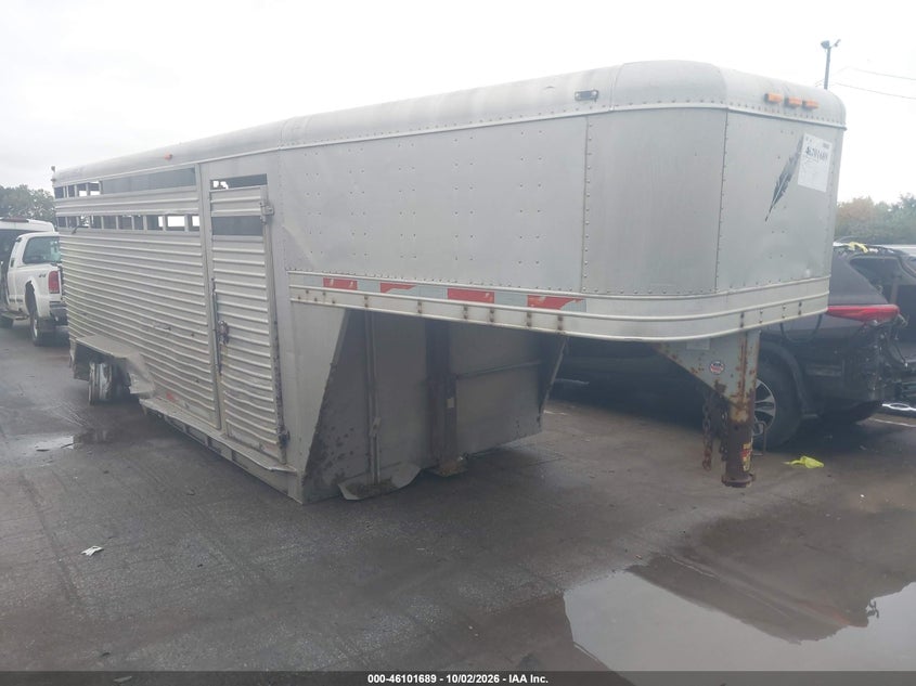 2004 FEATHERLITE 24' GOOSENECK LIVESTOCK TRAILER | 4FGB218274C070513 | UPCARS
