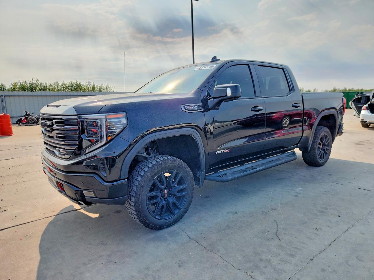 2024 GMC SIERRA K1500 AT4 | 3GTUUEEL7RG380551 | UPCARS