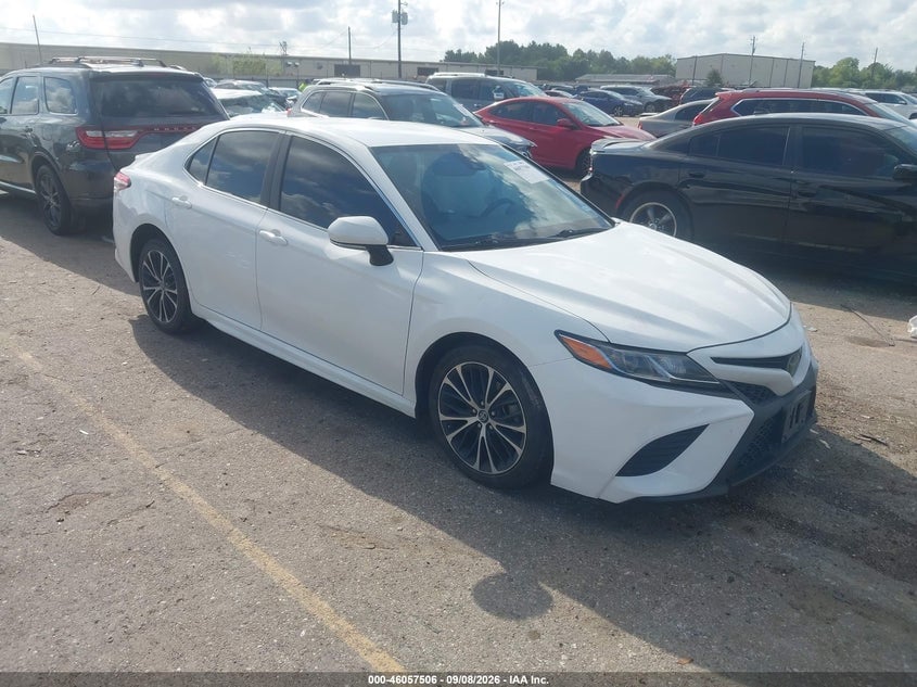 2018 TOYOTA CAMRY SE | 4T1B11HKXJU674910 | UPCARS