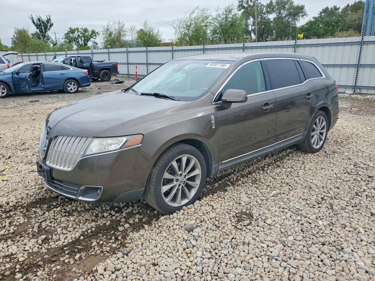 2011 LINCOLN MKT | 2LMHJ5AT6BBJ51884 | UPCARS