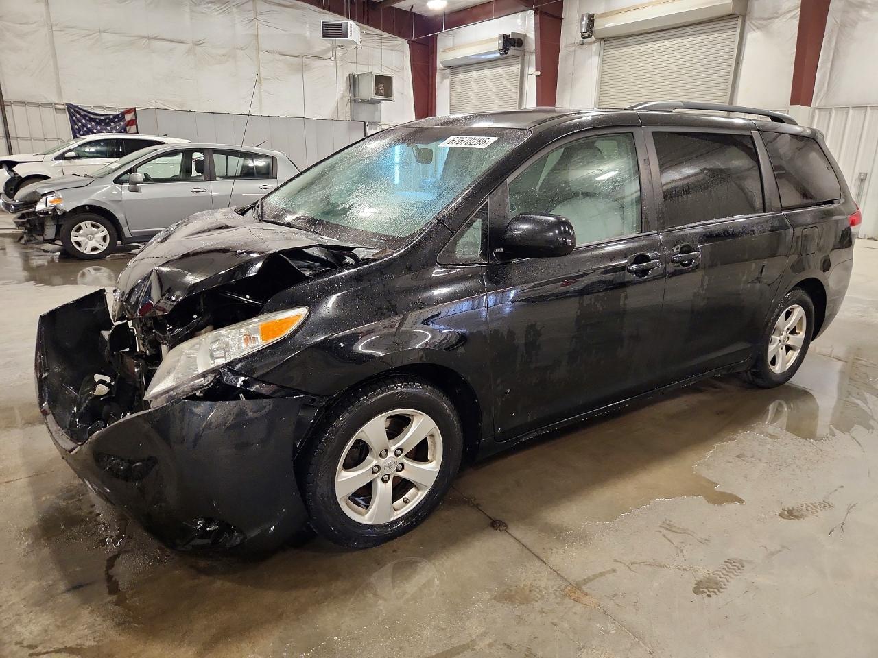 2014 TOYOTA SIENNA LE | 5TDKK3DCXES472736 | UPCARS
