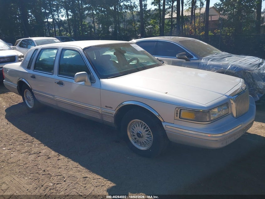 1997 LINCOLN TOWN CAR SIGNATURE | 1LNLM82W2VY718848 | UPCARS
