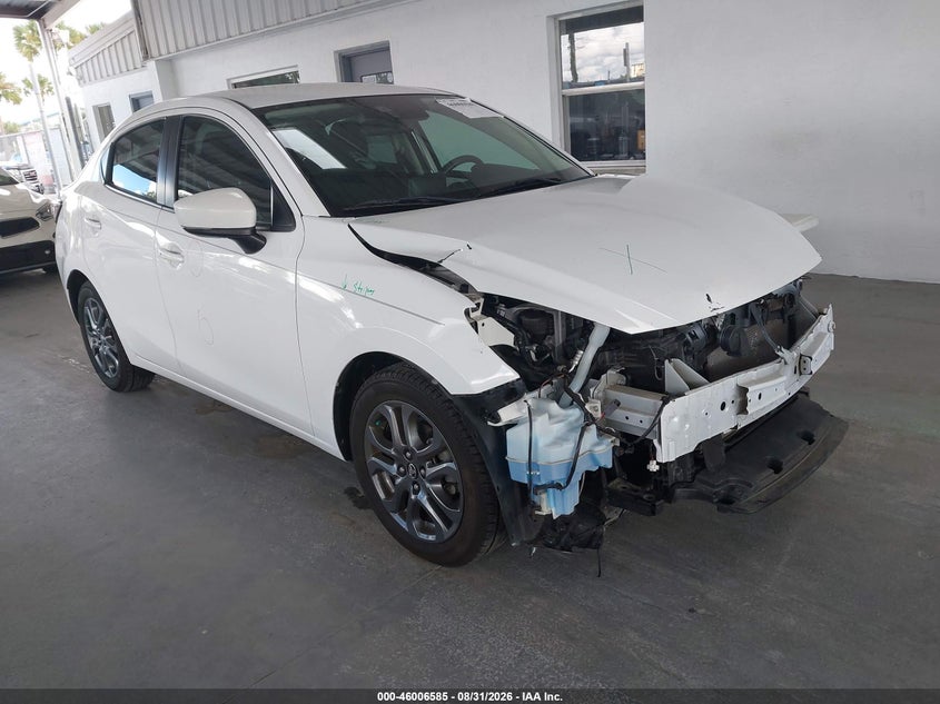 2019 TOYOTA YARIS LE | 3MYDLBYVXKY518647 | UPCARS