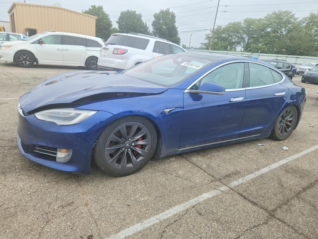 2018 TESLA MODEL S | 5YJSA1E47JF240558 | UPCARS