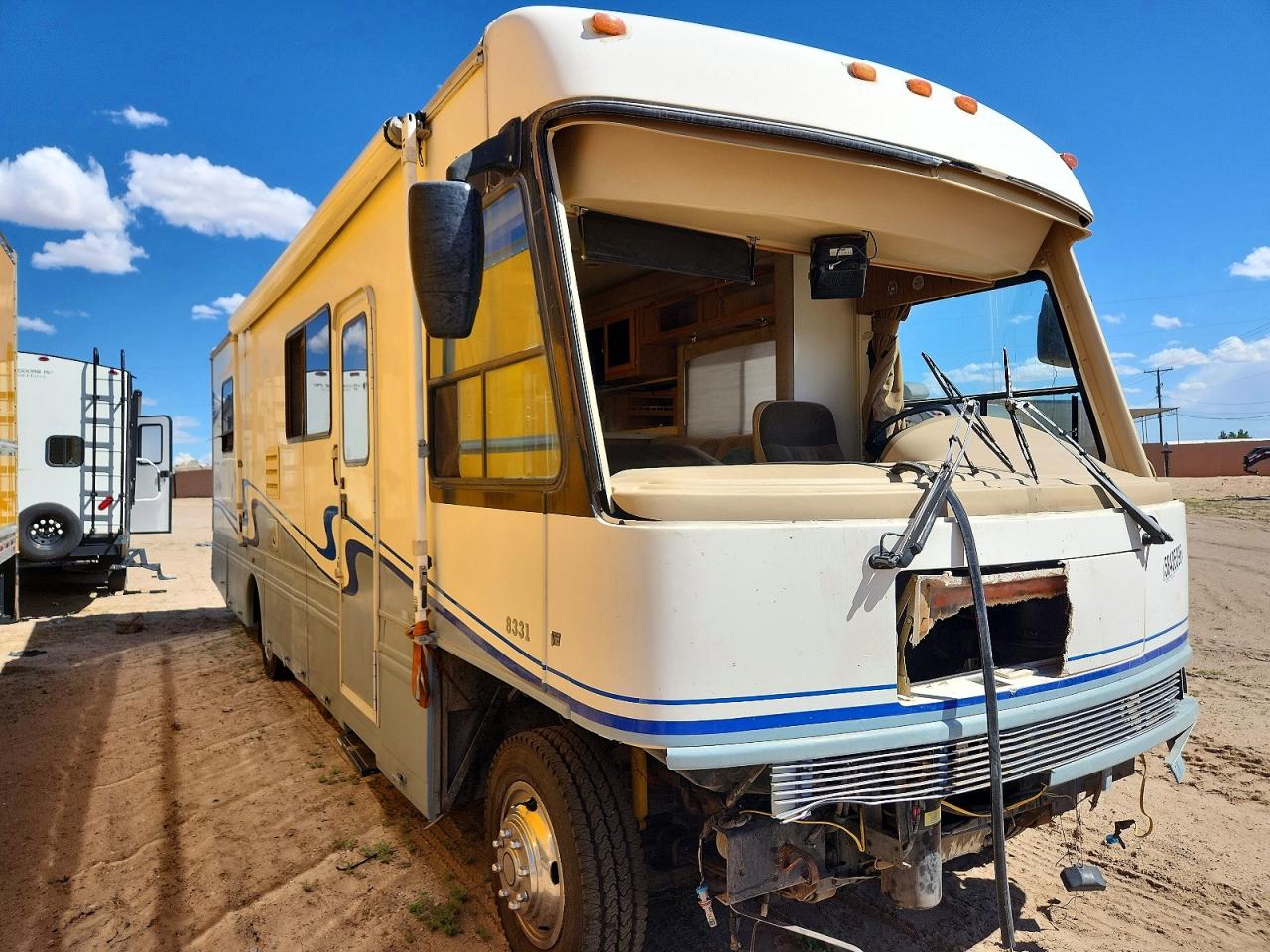1999 NATIONAL RV F550 FORD SEA VIEW RV | 3FCNF53S7XJA31690 | UPCARS