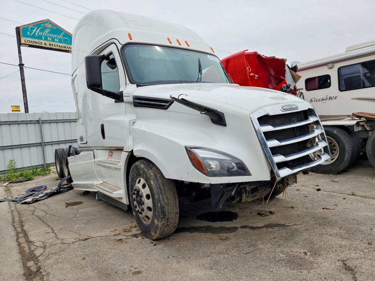 2020 FREIGHTLINER ALL OTHER " SLEEPER CAB SEMI TRUCK | 3AKJHHDR1LSLL7605 | UPCARS