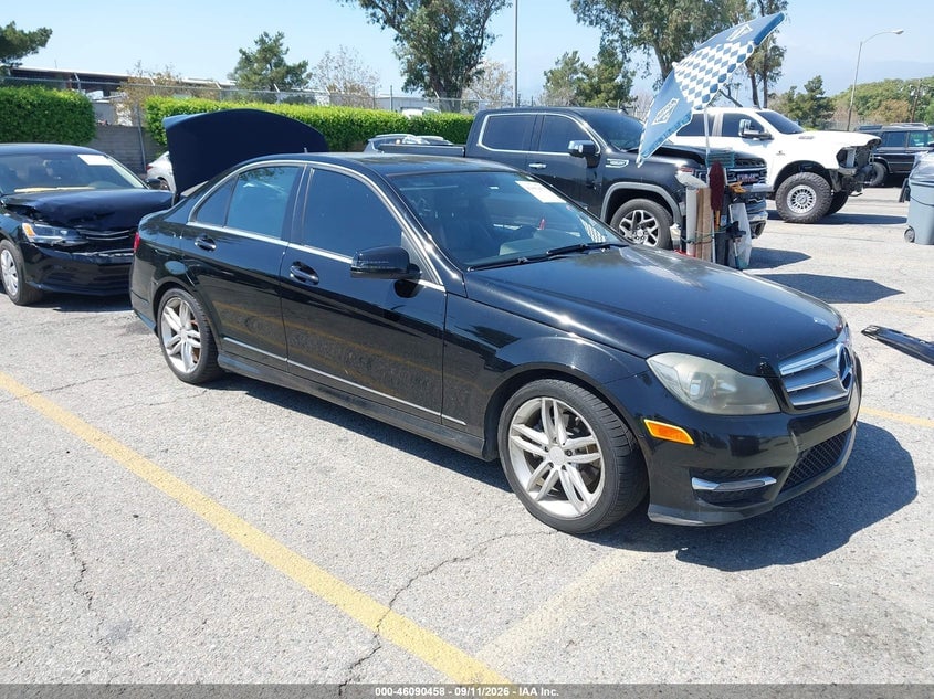 2013 MERCEDES-BENZ C 250 SPORT | WDDGF4HB1DF982589 | UPCARS