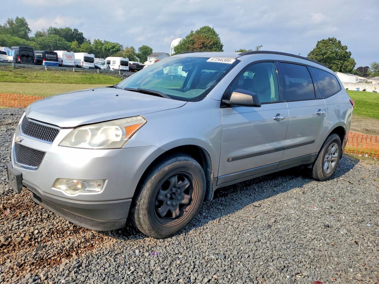 2010 CHEVROLET TRAVERSE LS | 1GNLREED3AS127155 | UPCARS