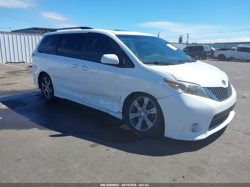 2017 TOYOTA SIENNA SE 8 PASSENGER | 5TDXZ3DC8HS818305 | UPCARS