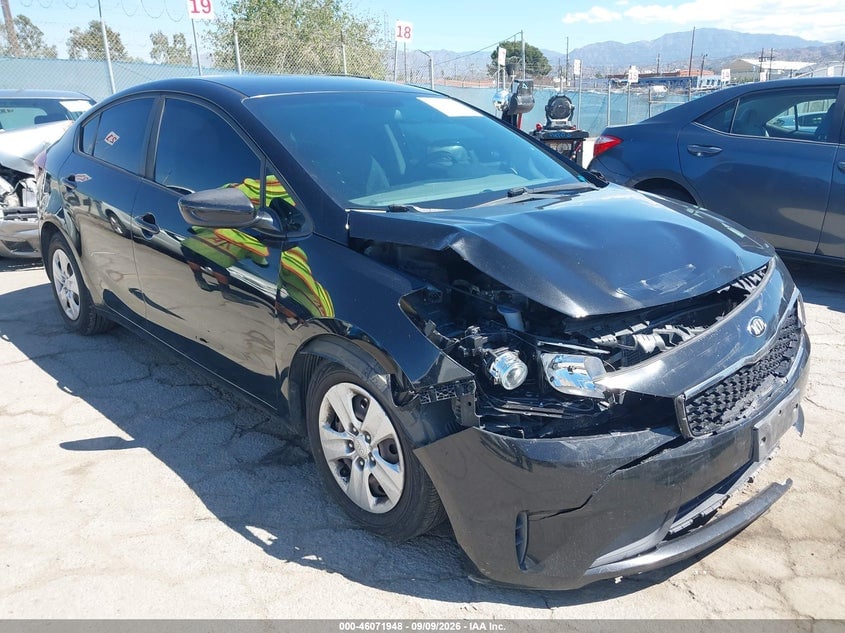 2017 KIA FORTE LX | 3KPFL4A7XHE090152 | UPCARS