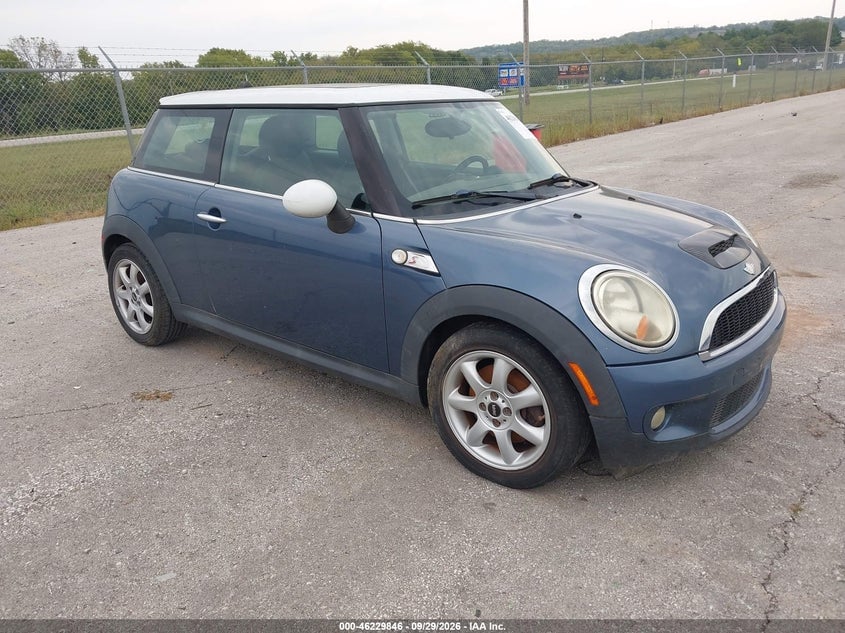 2010 MINI COOPER S | WMWMF7C54ATX43452 | UPCARS