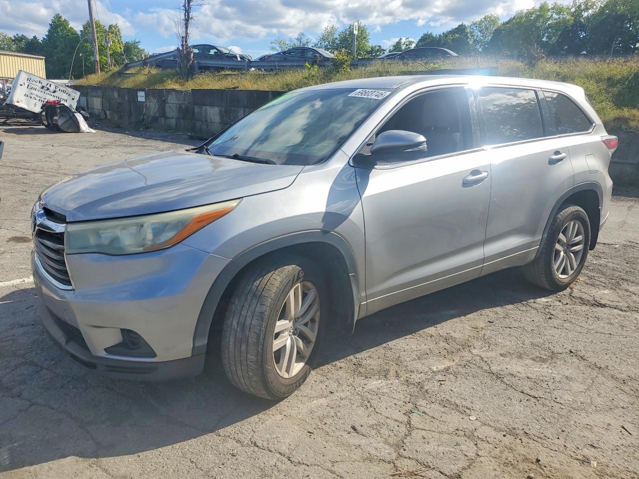 2015 TOYOTA HIGHLANDER LE | 5TDBKRFH0FS140513 | UPCARS
