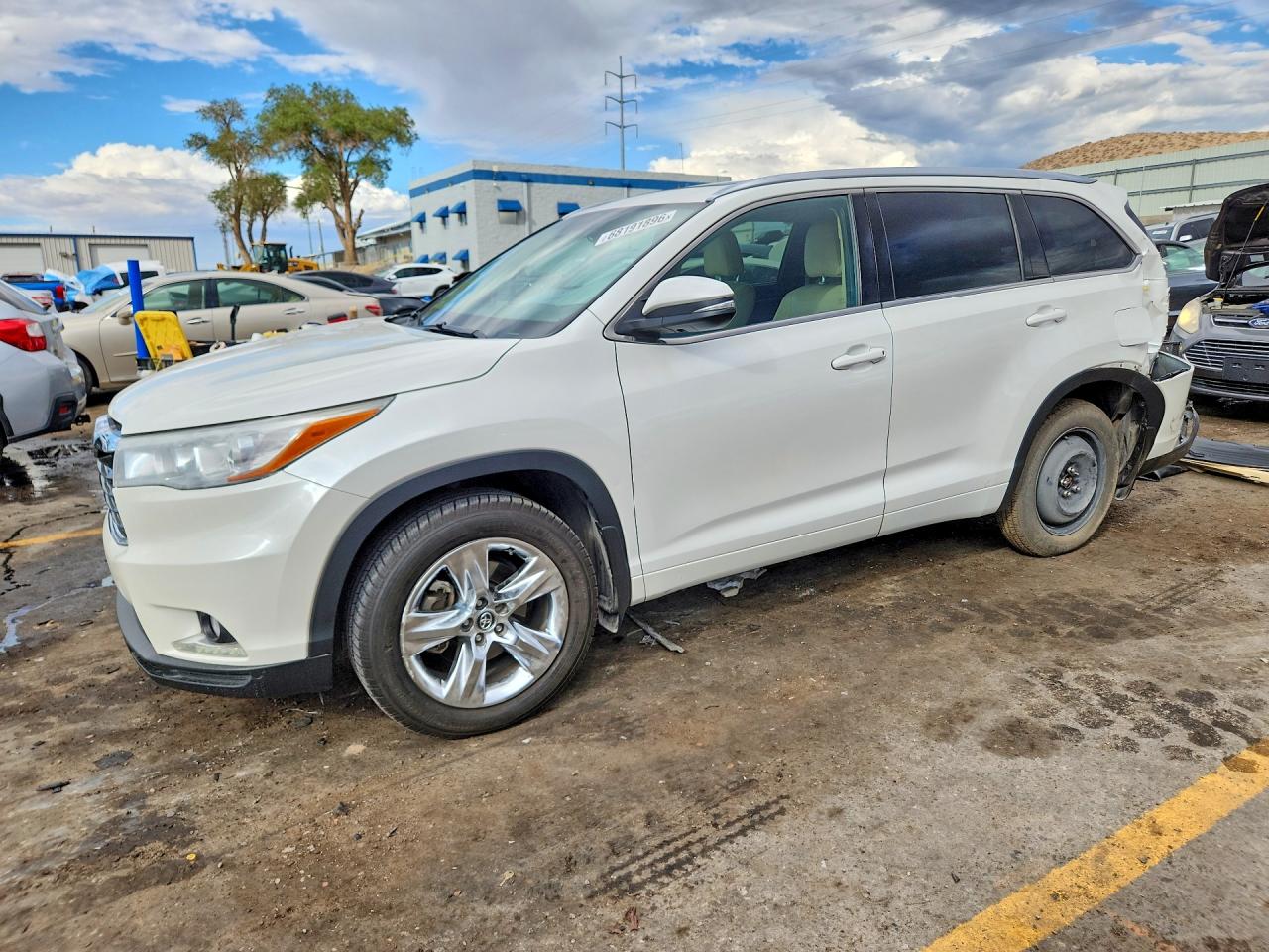 2016 TOYOTA HIGHLANDER LIMITED PLATINUM | 5TDDKRFH7GS285641 | UPCARS
