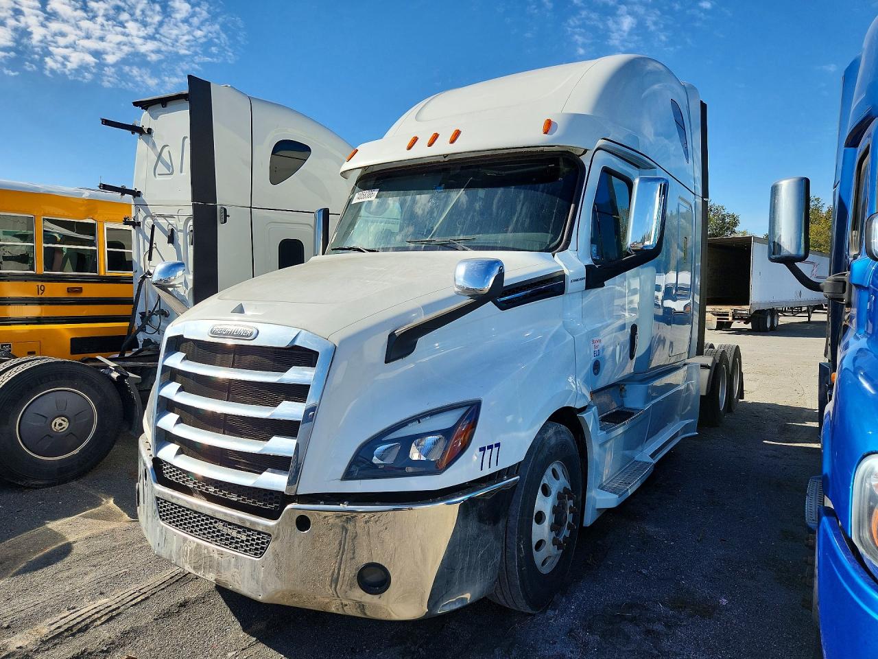 2020 FREIGHTLINER ALL OTHER SEMI TRUCK | 3AKJHHDR2LSLZ7411 | UPCARS