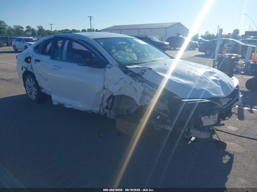 2015 CHRYSLER 200 LIMITED | 1C3CCCAB7FN585908 | UPCARS