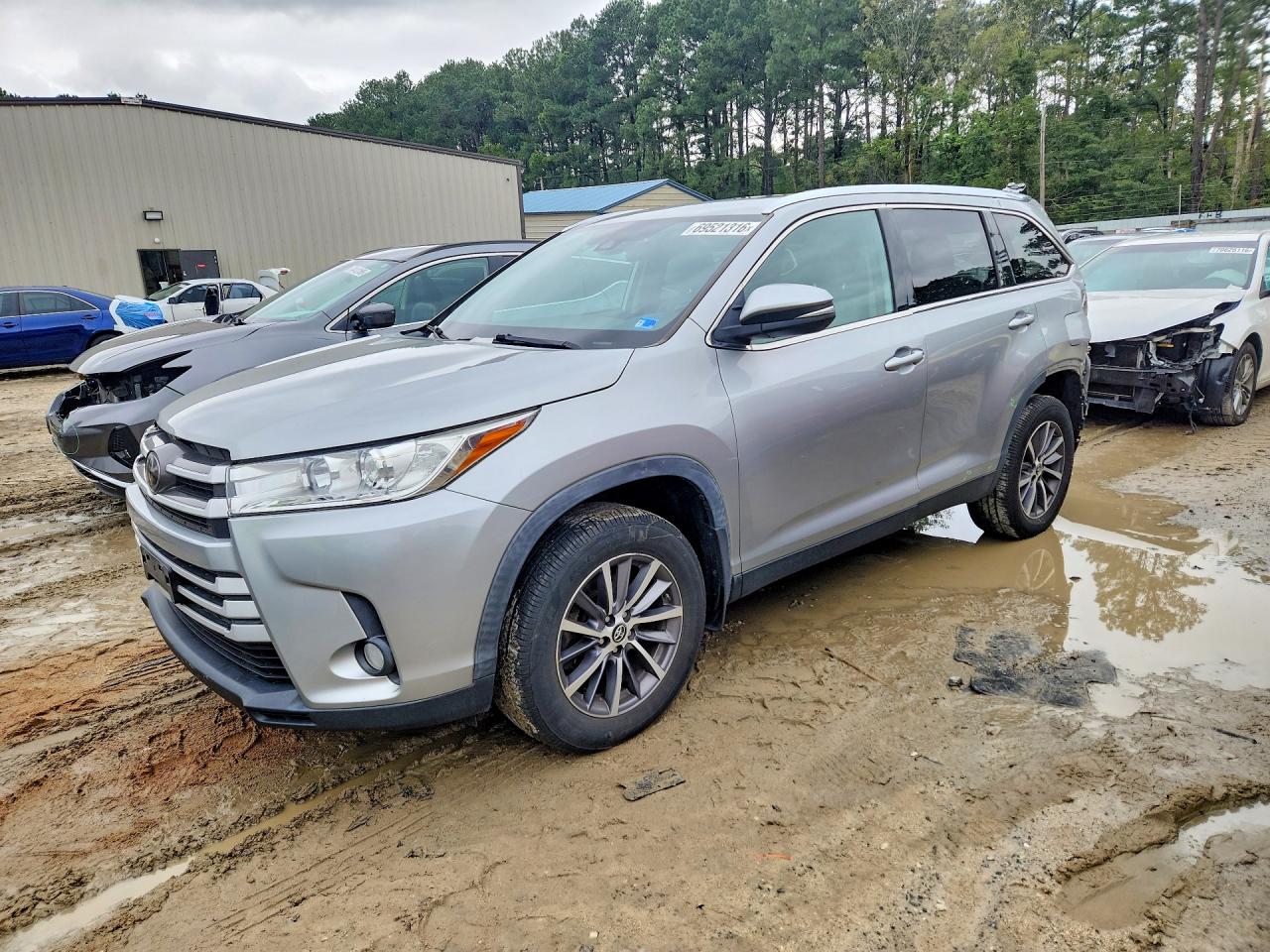 2019 TOYOTA HIGHLANDER XLE | 5TDJZRFH7KS592962 | UPCARS