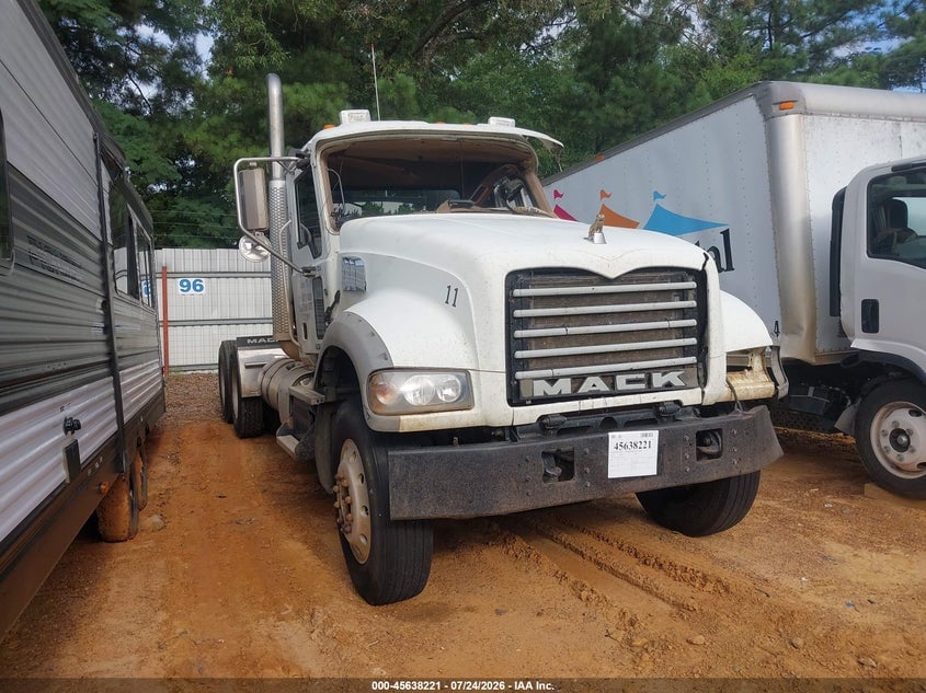 2015 MACK 700 GU700 | 1M1AX09YXFM024185 | UPCARS