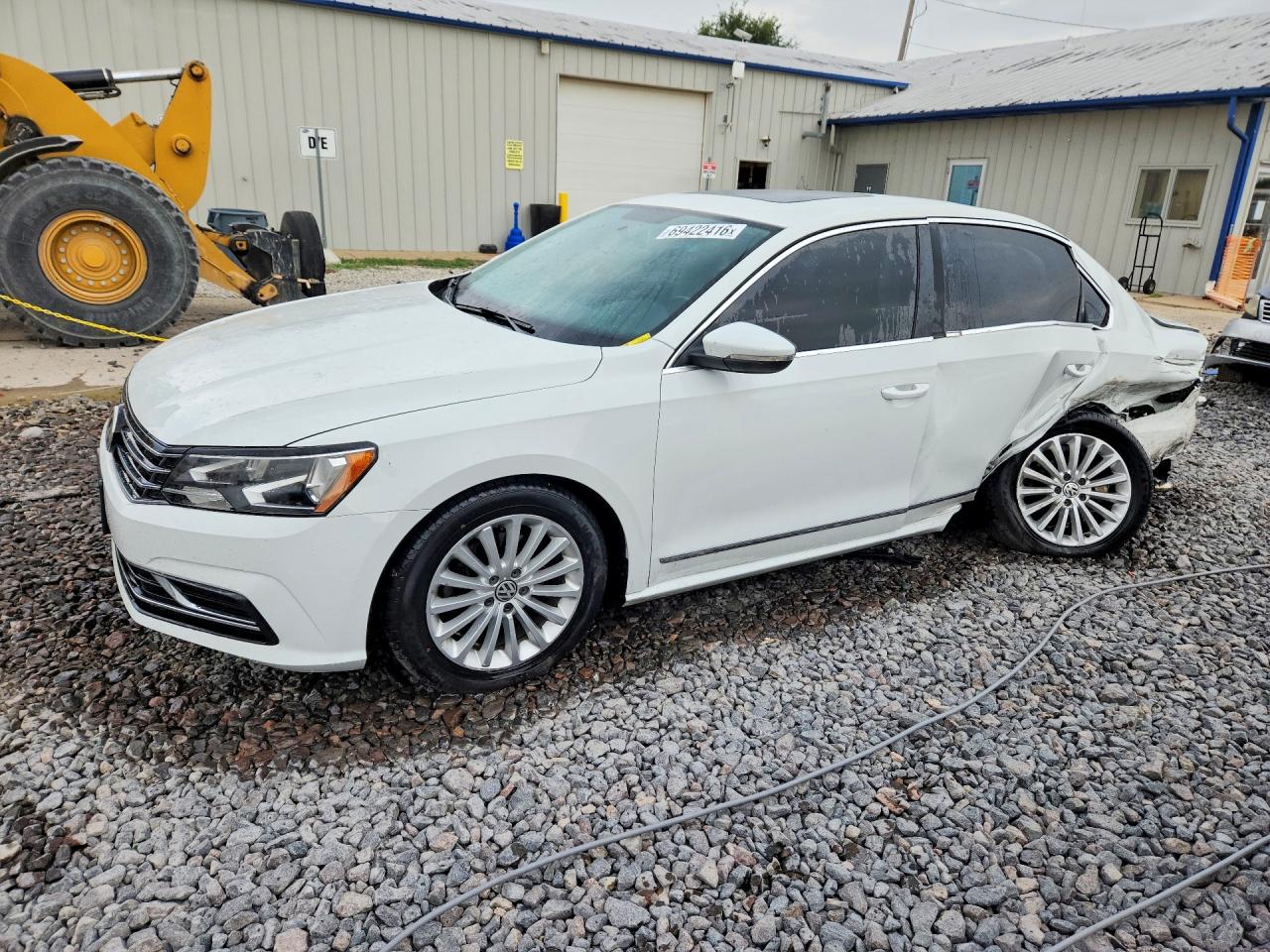 2016 VOLKSWAGEN PASSAT SE | 1VWBS7A39GC034710 | UPCARS
