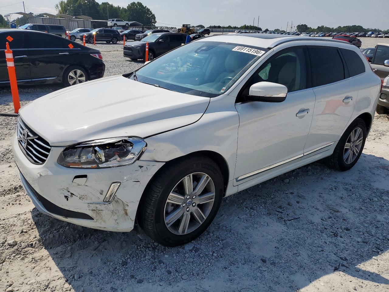2017 VOLVO XC60 T5 INSCRIPTION | YV440MRU5H2106441 | UPCARS