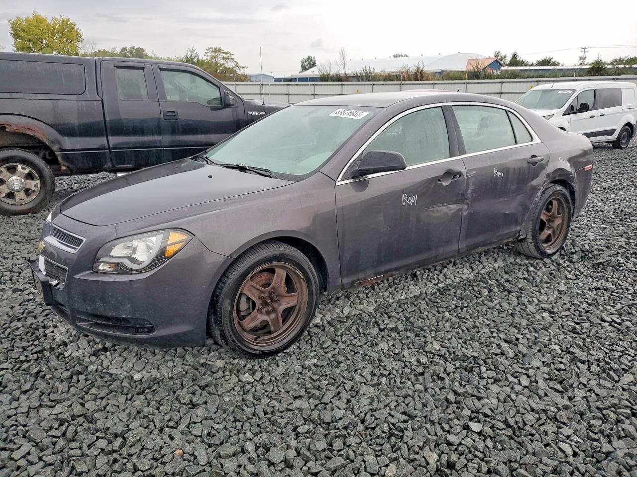 2011 CHEVROLET MALIBU LS | 1G1ZB5E19BF174576 | UPCARS