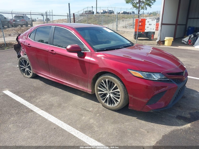 2018 TOYOTA CAMRY SE | 4T1B11HK4JU660940 | UPCARS