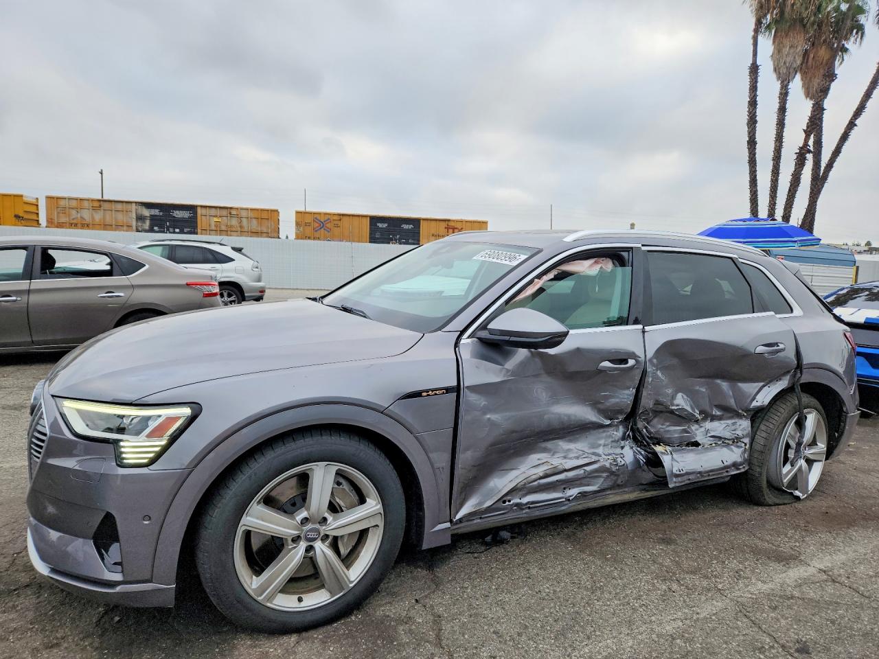 2019 AUDI E-TRON PREMIUM PLUS | WA1LAAGE8KB010522 | UPCARS