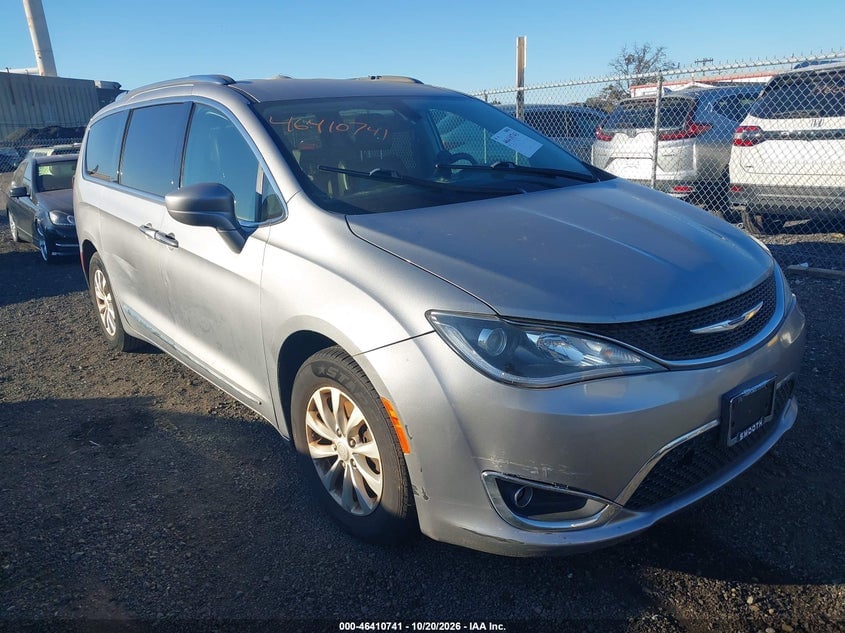 2019 CHRYSLER PACIFICA TOURING L | 2C4RC1BG5KR681148 | UPCARS