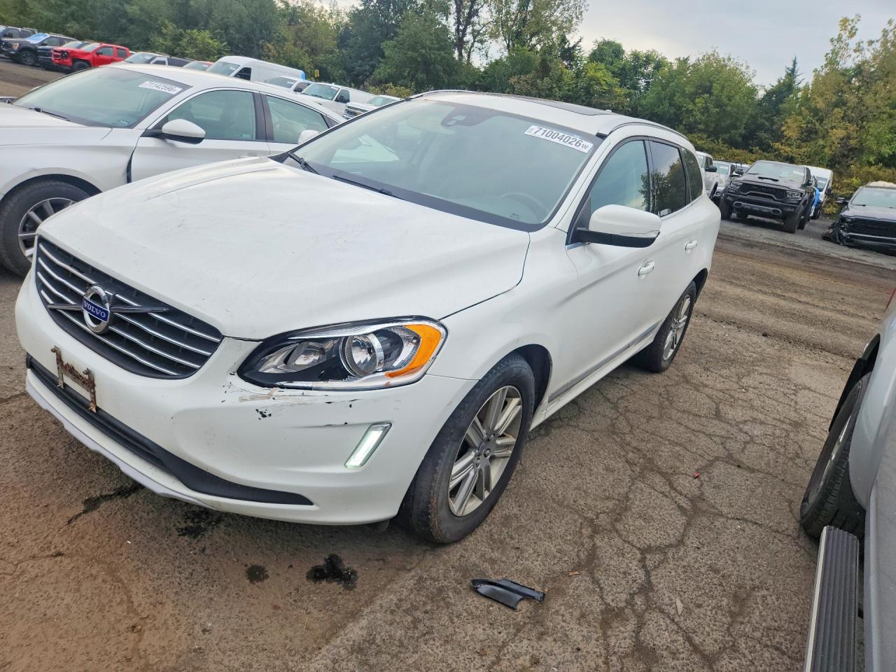 2016 VOLVO XC60 T5 PREMIER | YV4612RKXG2796274 | UPCARS