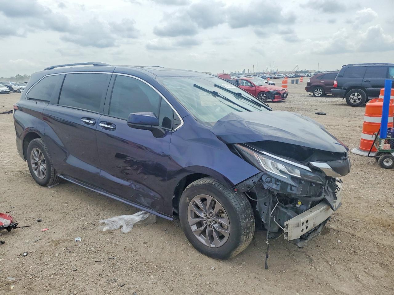 2021 TOYOTA SIENNA XLE | 5TDYRKEC2MS039263 | UPCARS