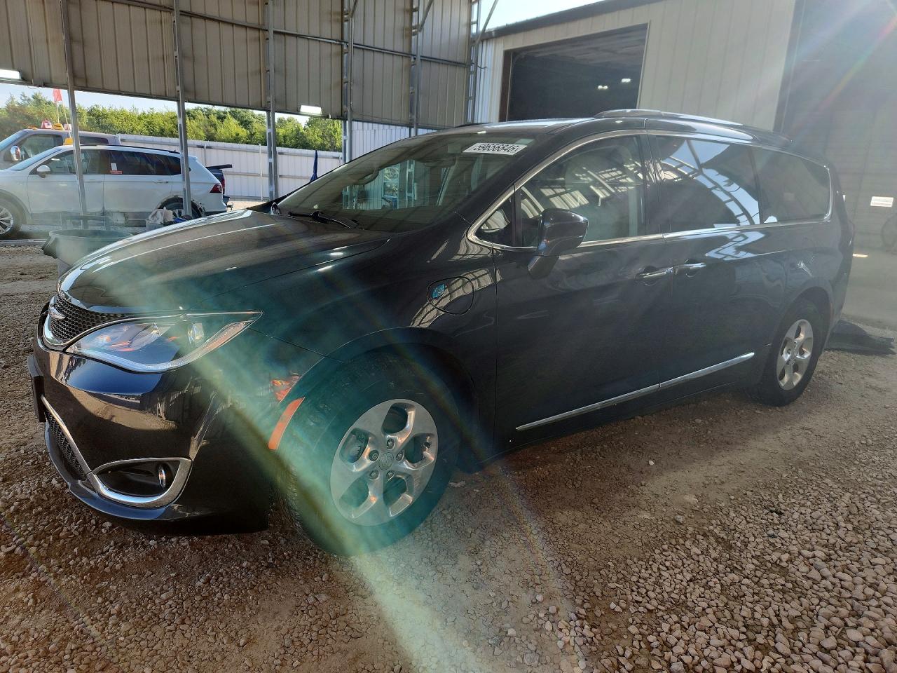 2020 CHRYSLER PACIFICA HYBRID TOURING L | 2C4RC1L74LR282408 | UPCARS