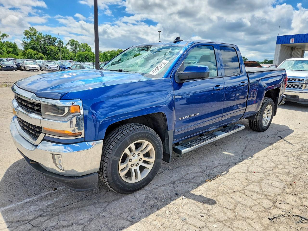 2017 CHEVROLET SILVERADO K1500 LT | 1GCVKREC5HZ200063 | UPCARS