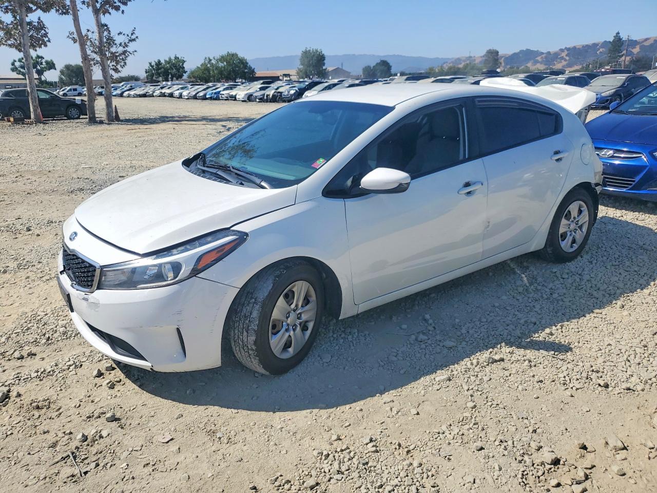 2018 KIA FORTE LX | 3KPFK4A79JE240177 | UPCARS