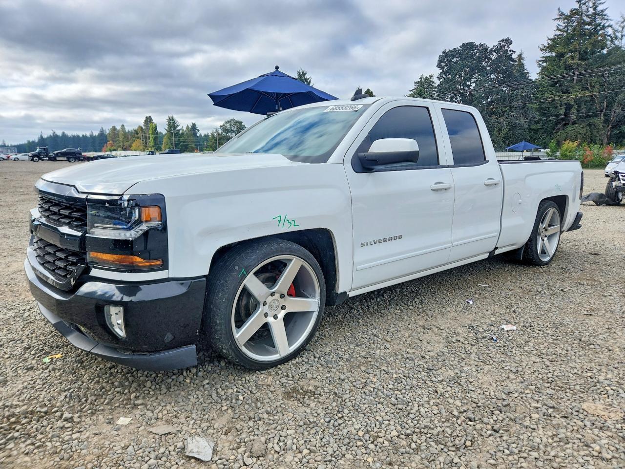 2017 CHEVROLET SILVERADO C1500 LT | 1GCRCREC6HZ225486 | UPCARS